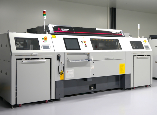 三菱（líng）激光鑽（zuàn）機